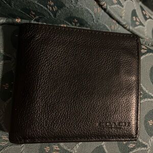 Men’s like new coach wallet